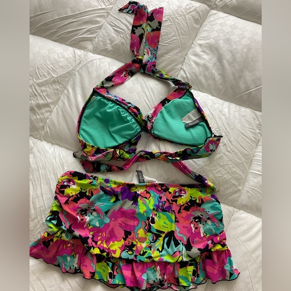 Kenneth Cole Multicolor Floral Bikini Top - Picture 6 of 8
